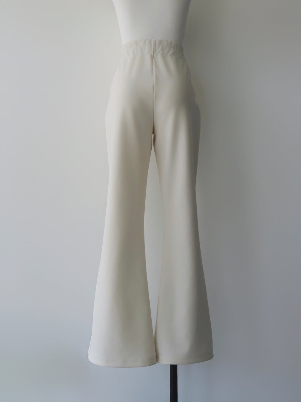airy drape silhouette set-up