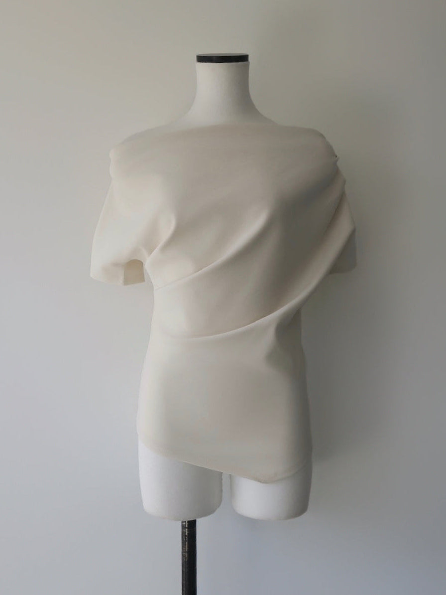 airy drape silhouette set-up