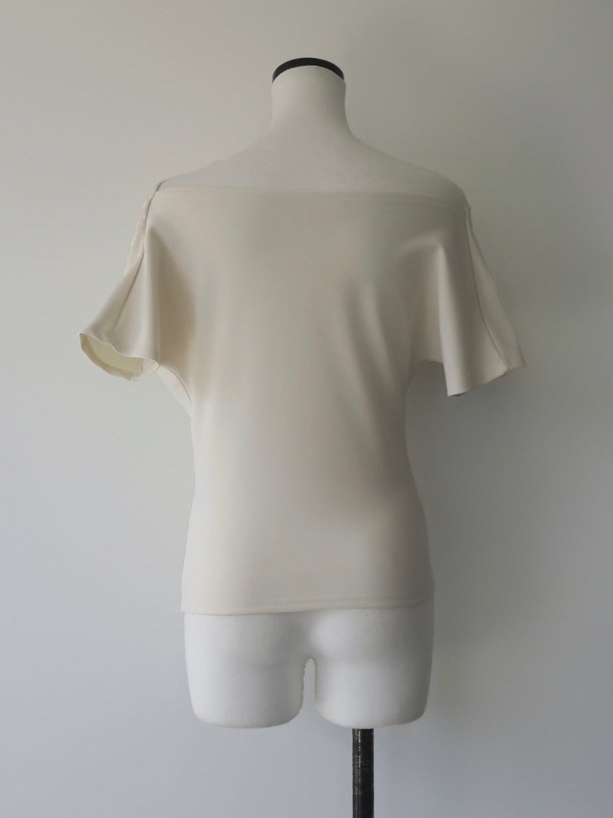 airy drape silhouette set-up