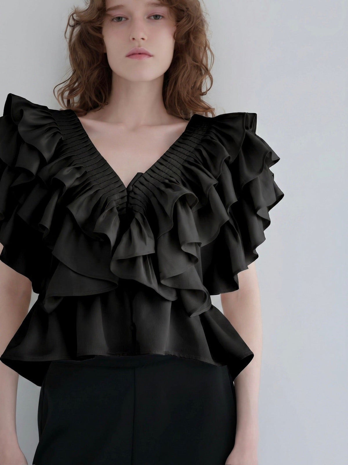 【AMOMMA】SATIN RAFFLE FRILL TOPS