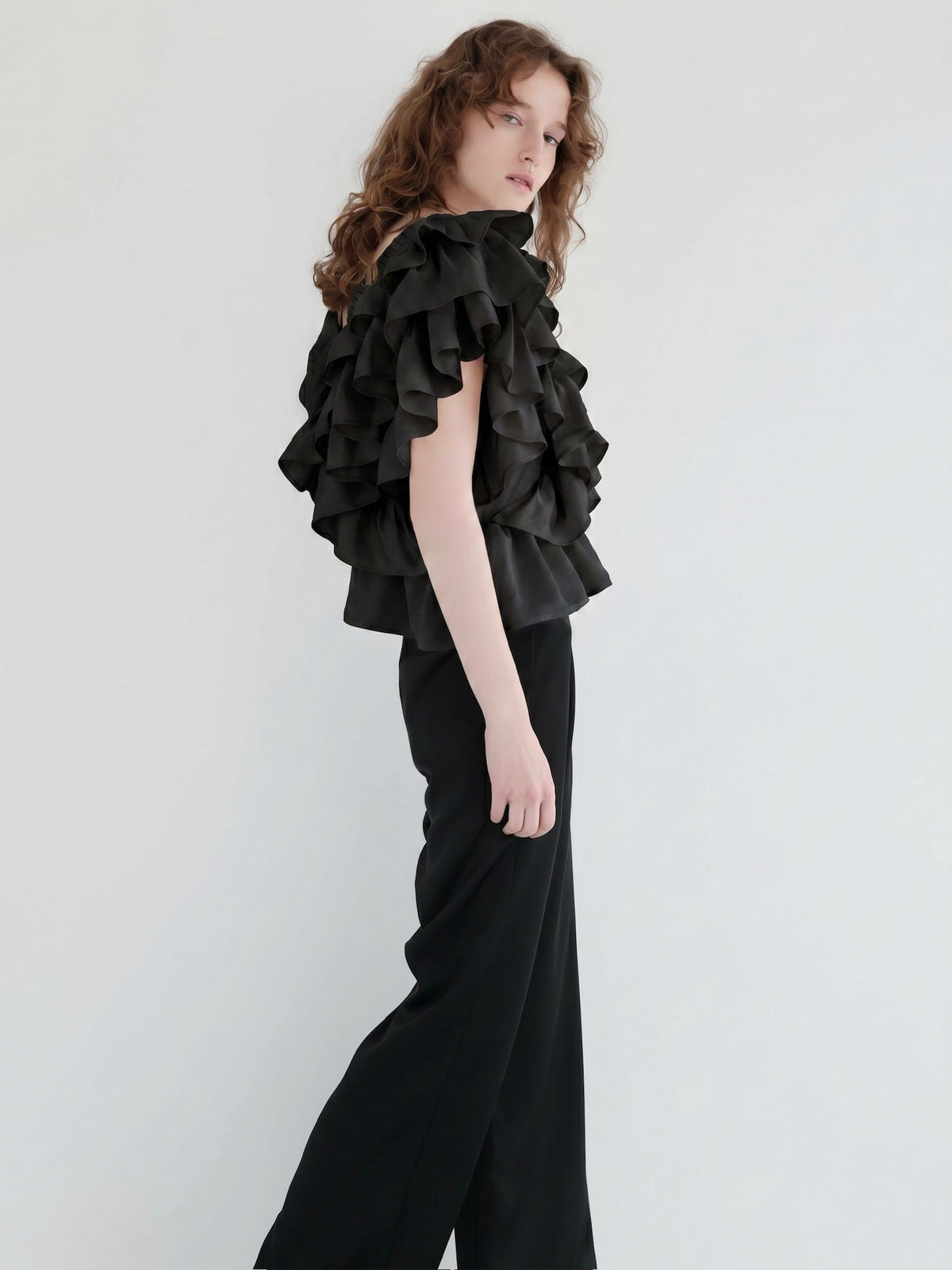 【AMOMMA】SATIN RAFFLE FRILL TOPS