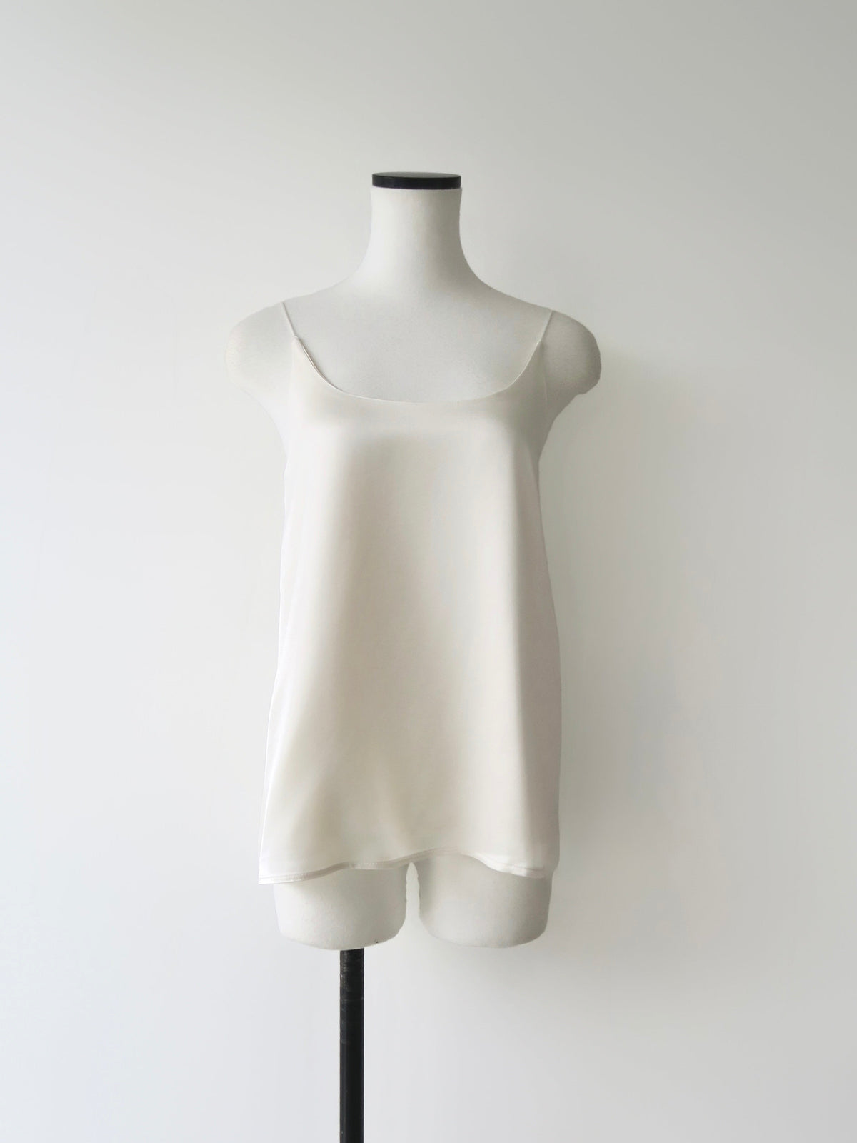 【NOWNS】Lulà | Satin cami top