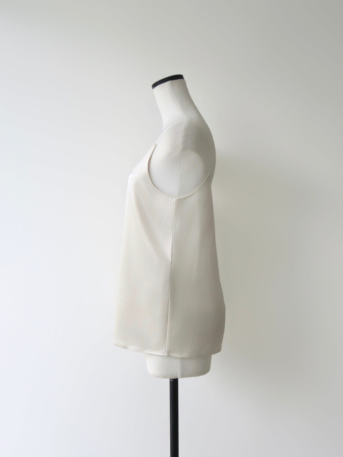 【NOWNS】Lulà | Satin cami top