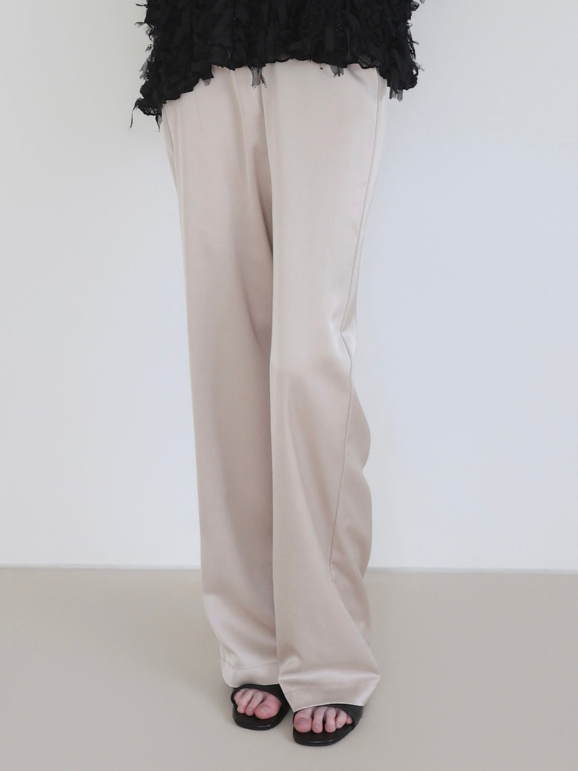【NOWNS】Alma | Satin sleek pants