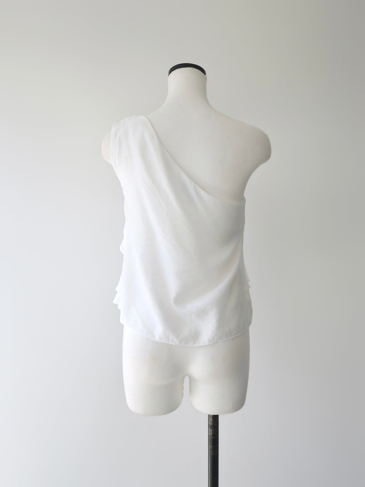 【SAMPLE SALE / célon】asymmetric ruffle top
