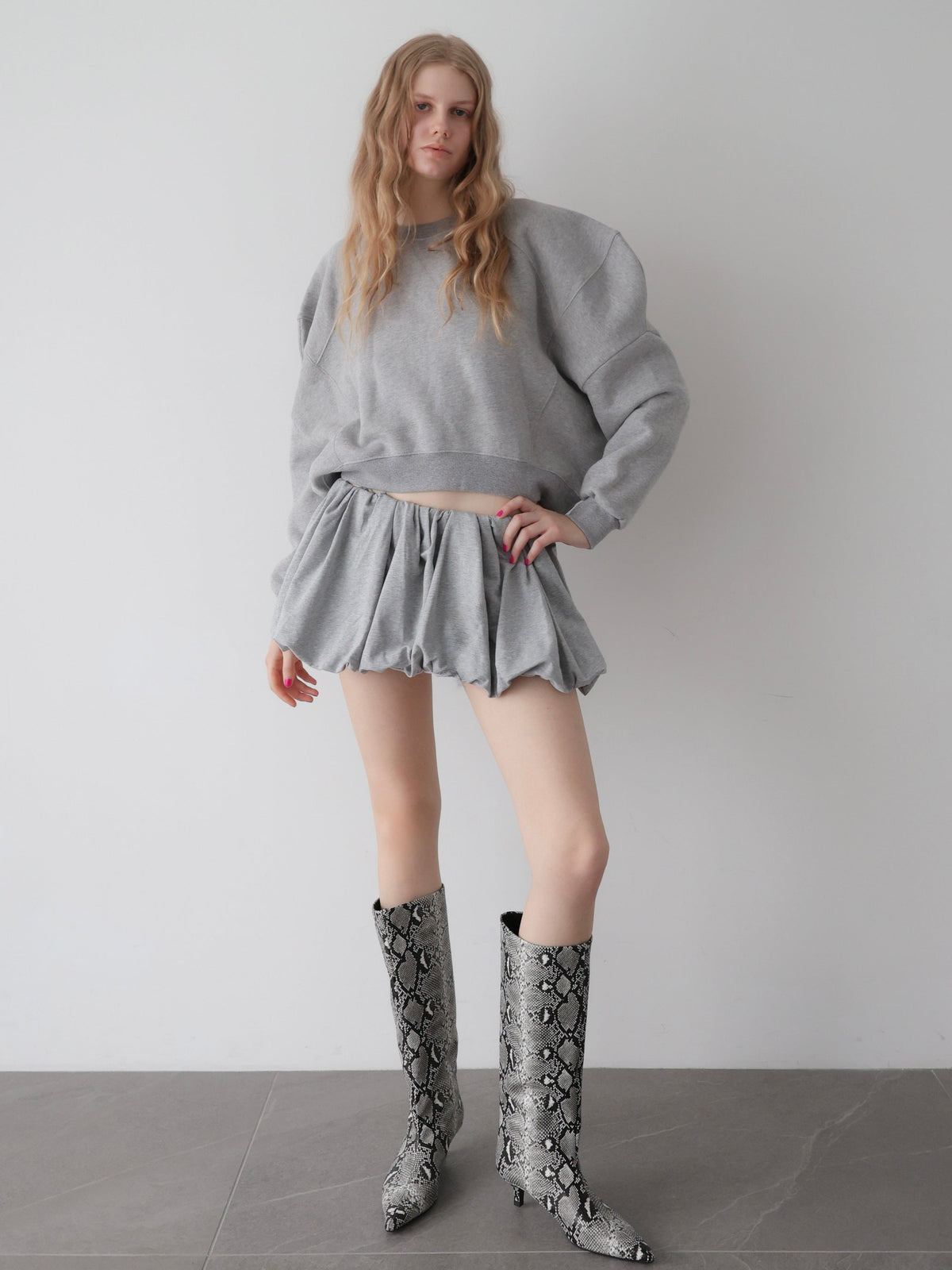 【AMOMMA】PUFF SLEEVE SWEAT - 起毛なし -