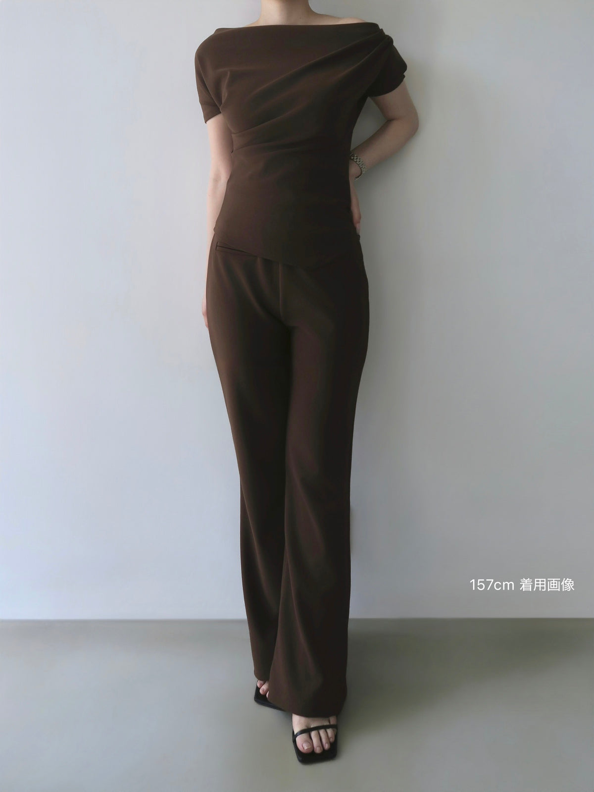 airy drape silhouette set-up