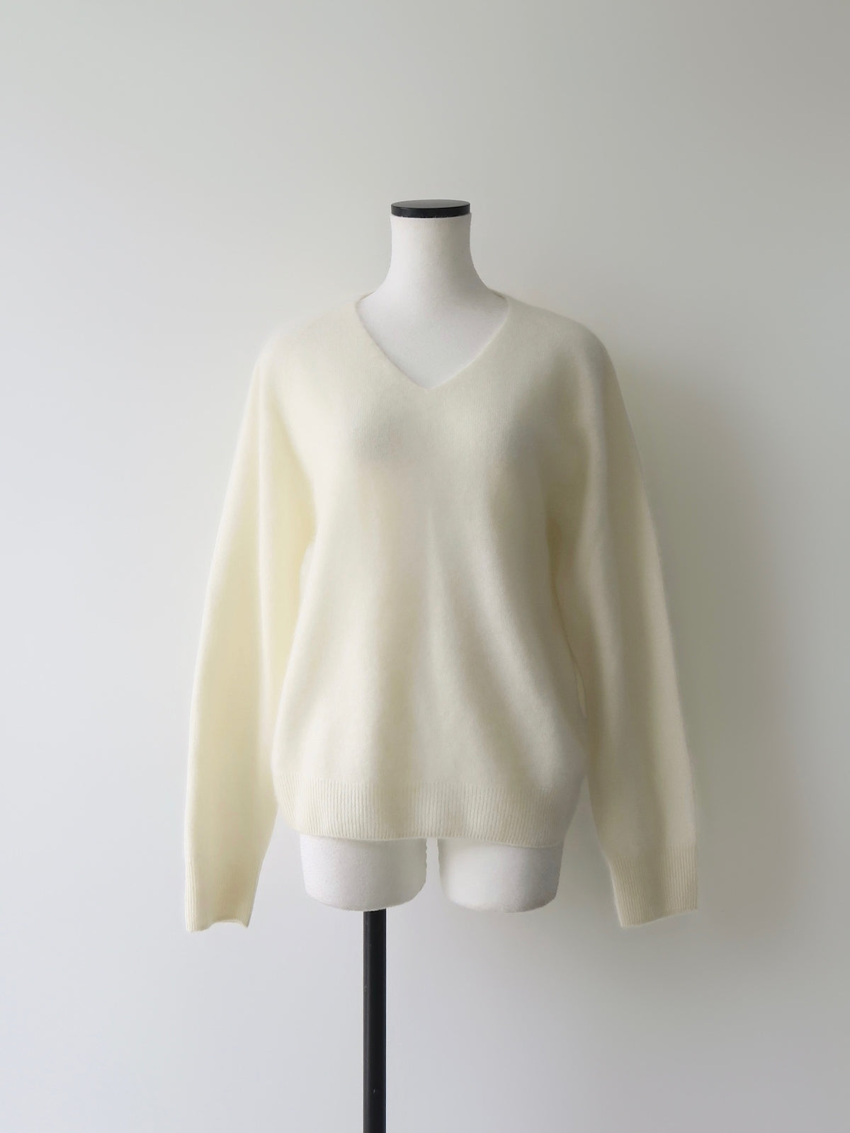 【célon】sheep v neck knit