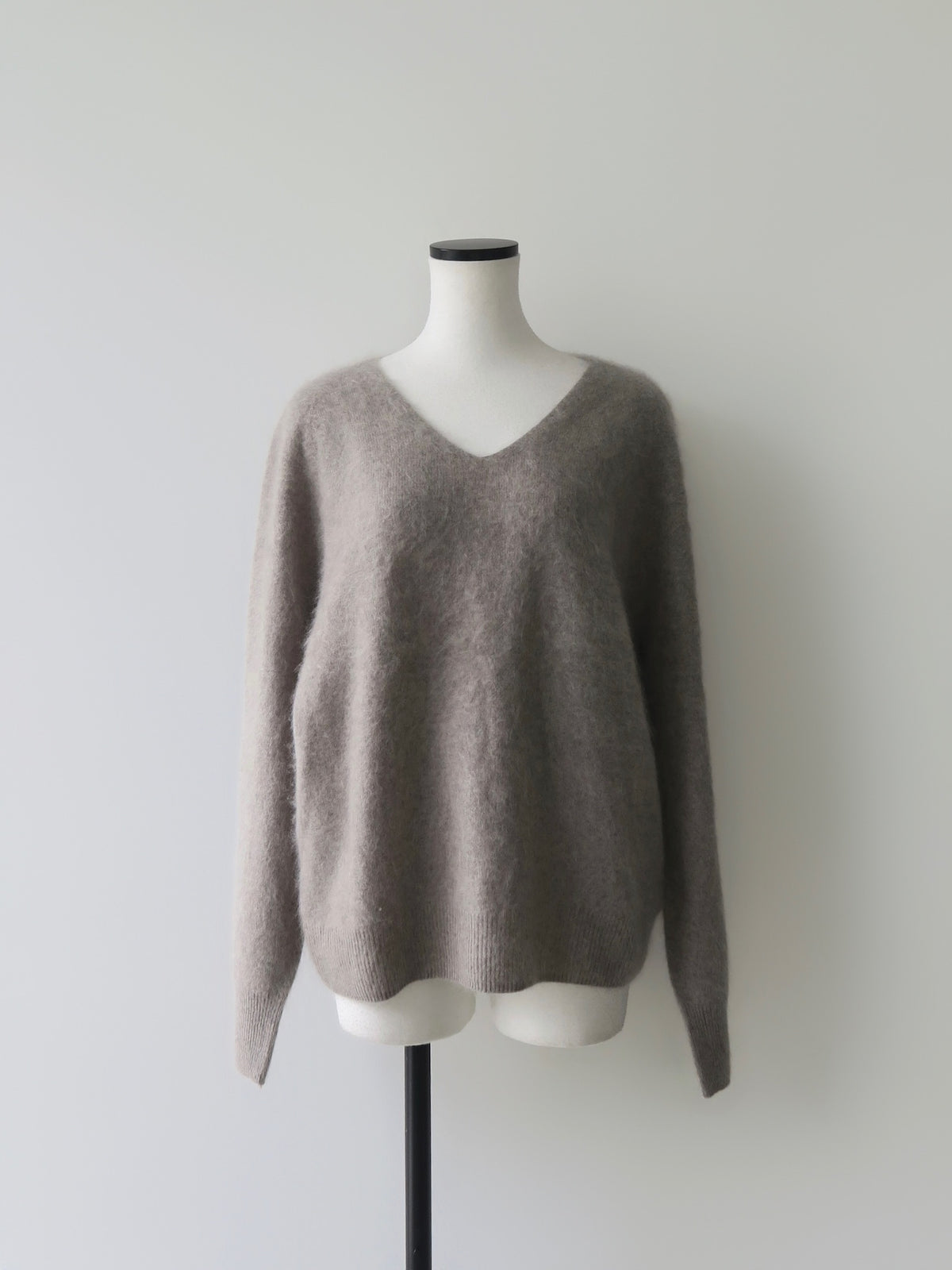 【célon】sheep v neck knit