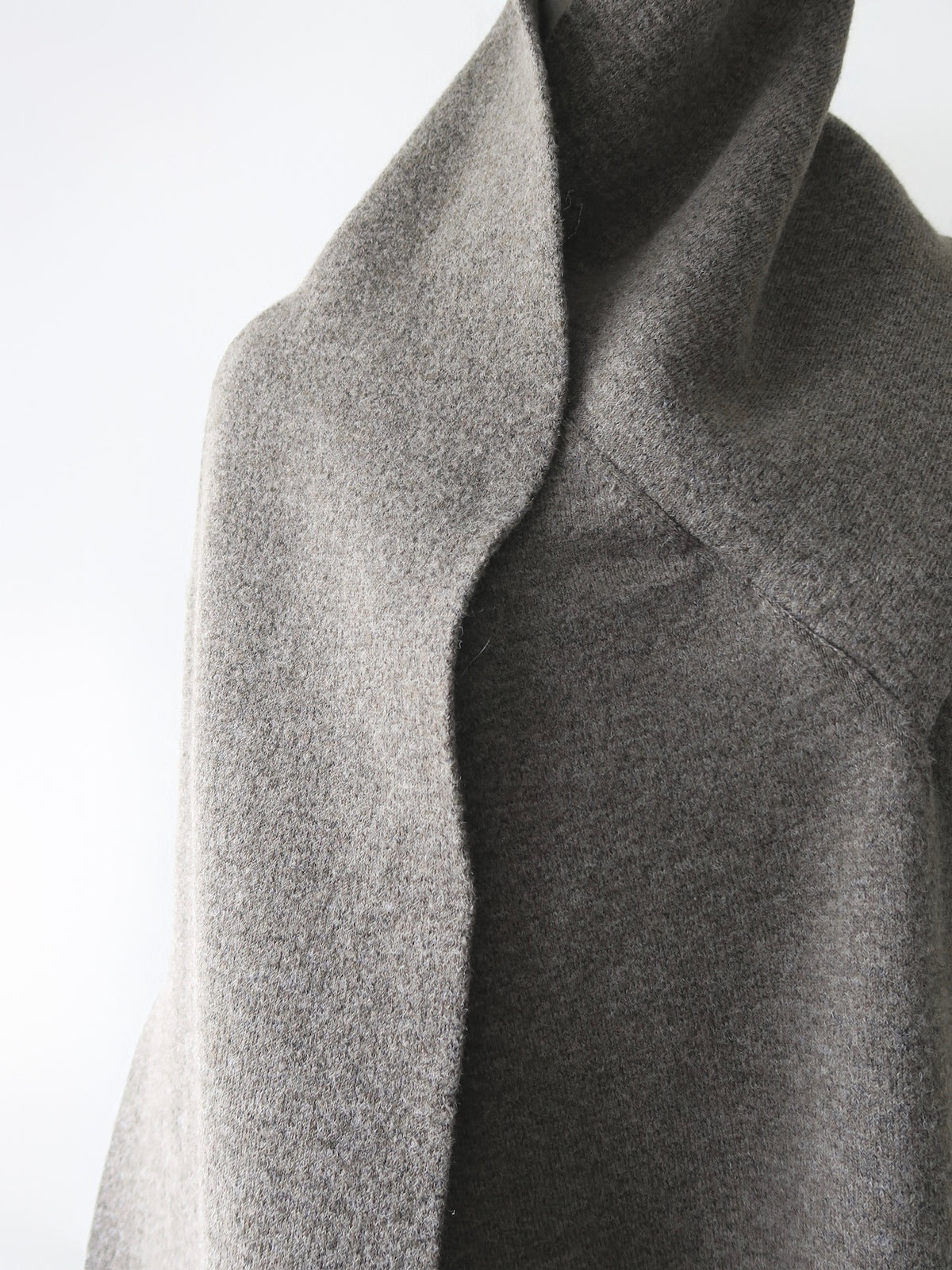 【NOWNS】Wilma | Wool cape knit