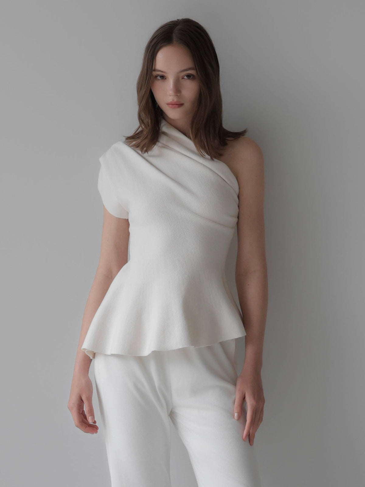 【AMOMMA】DRAPE PEPLUM KNIT