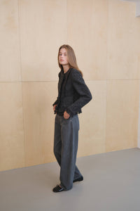 【KUMÉ】 Relaxed Barrel-Leg Denim Pants