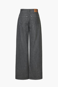 【KUMÉ】 Relaxed Barrel-Leg Denim Pants