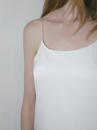 【SAMPLE SALE / NOWNS】Lulà | Satin slip dress