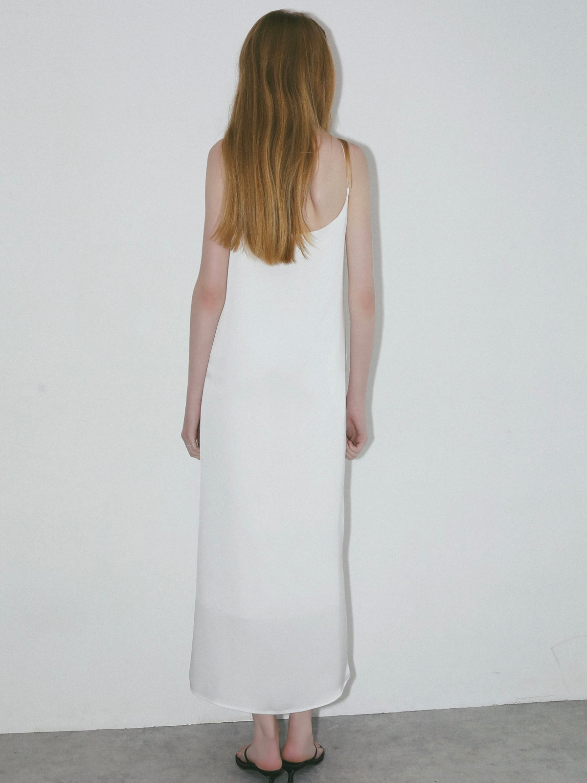 【SAMPLE SALE / NOWNS】Lulà | Satin slip dress
