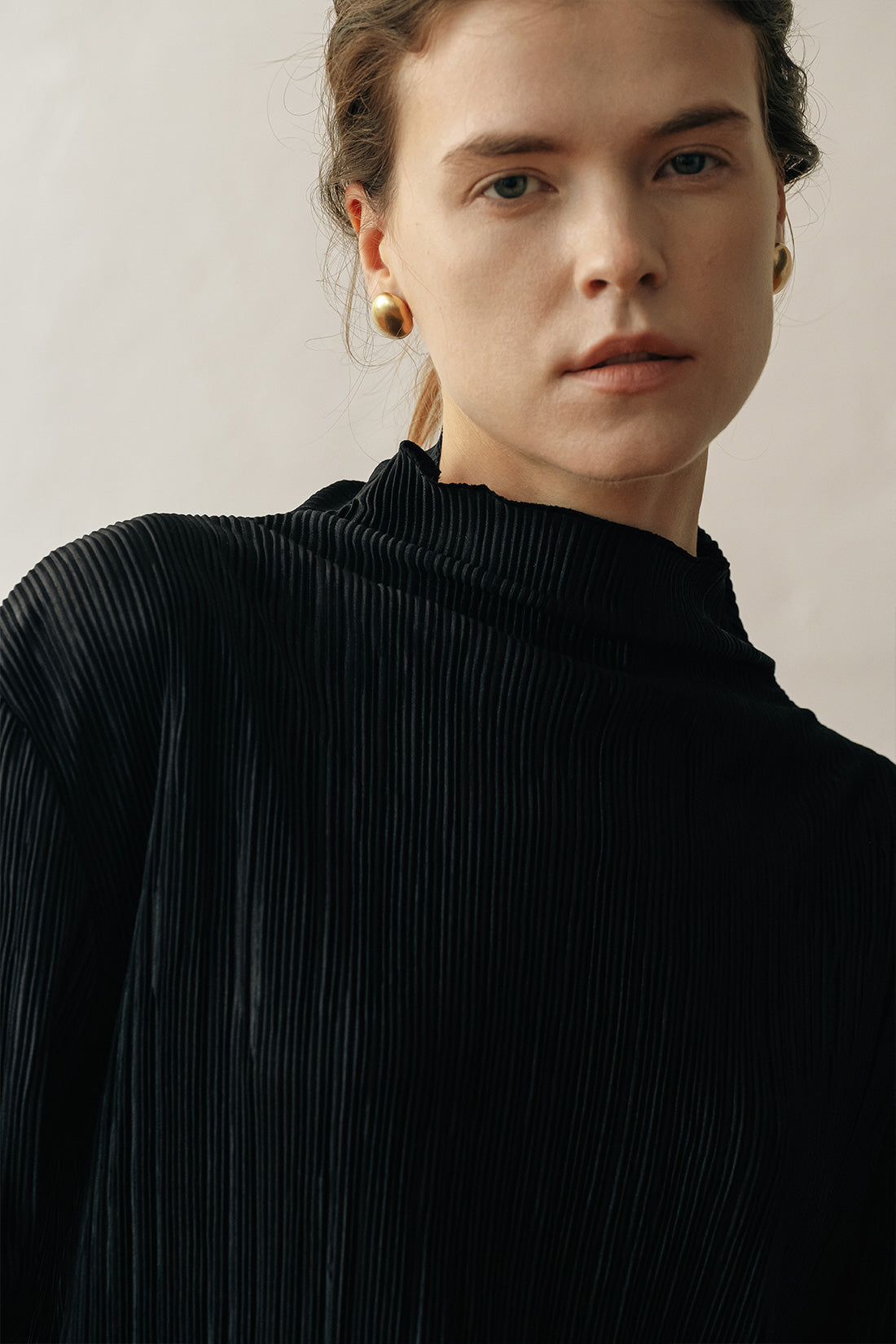 【ELBORN】Melissa 高领褶饰上衣